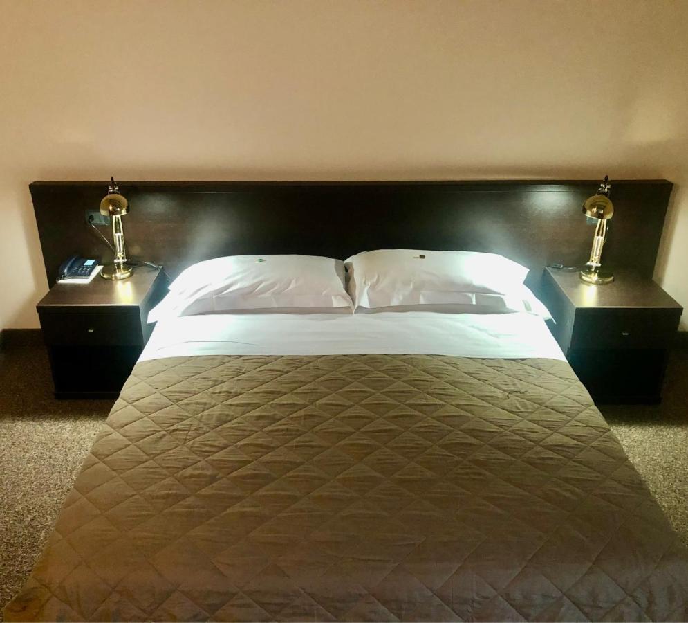 Motel Malpensa Inn & Hotel-Airport Case Nuove  Esterno foto